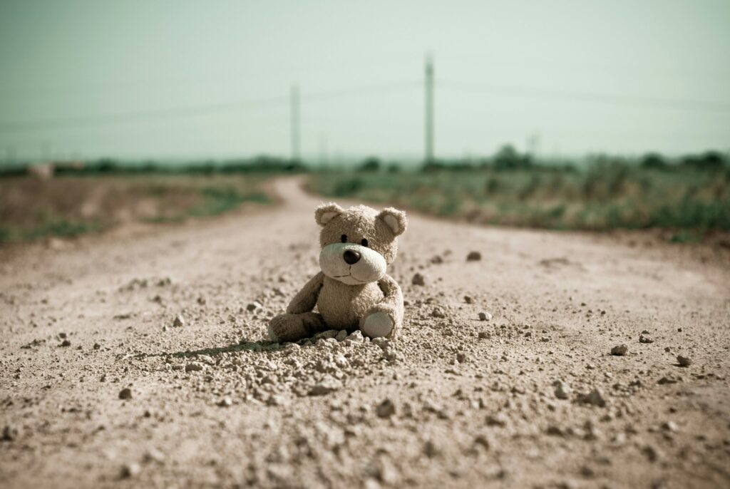 Not all adversity is equal: bullying, maltreatment, and persistent psychotic-like experiences